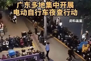 媒体人：国足首发门将和右后卫终调整，韦世豪替张玉宁更合适？